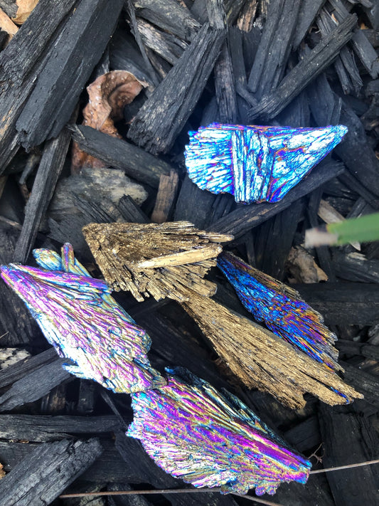 AURA KYANITE