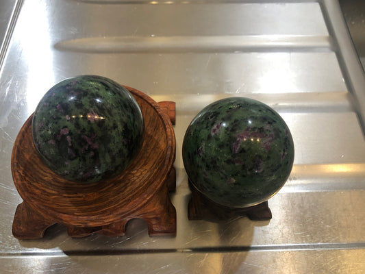 RUBY ZOISITE (ANYOLITE)